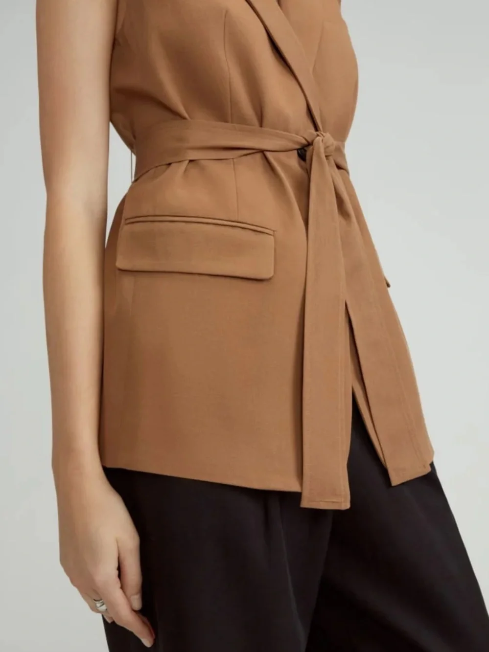 Everlane The Sleeveless Blazer In Buttersmooth